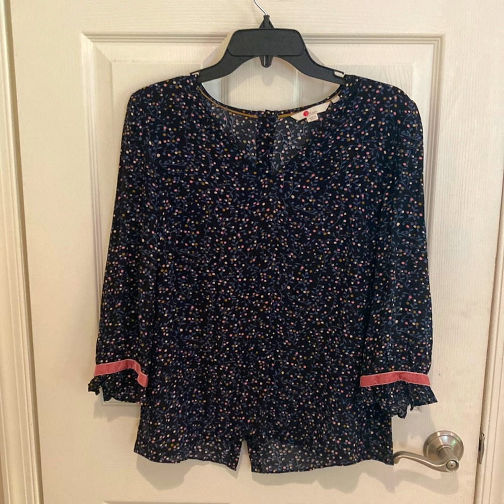Boden size 6 navy blue with little vine design blouse. Velvet cuffs and buttons.